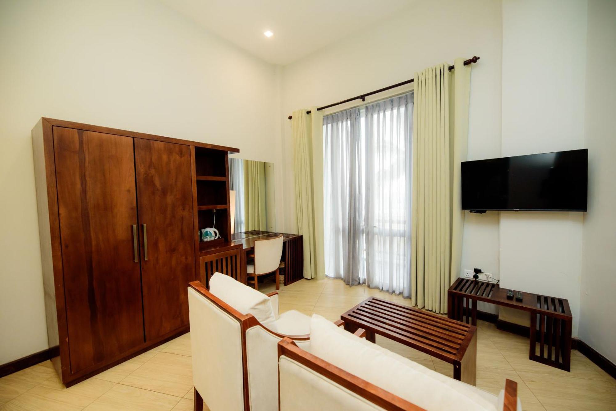 Hotel Refresh Blue Hikkaduwa Exterior foto