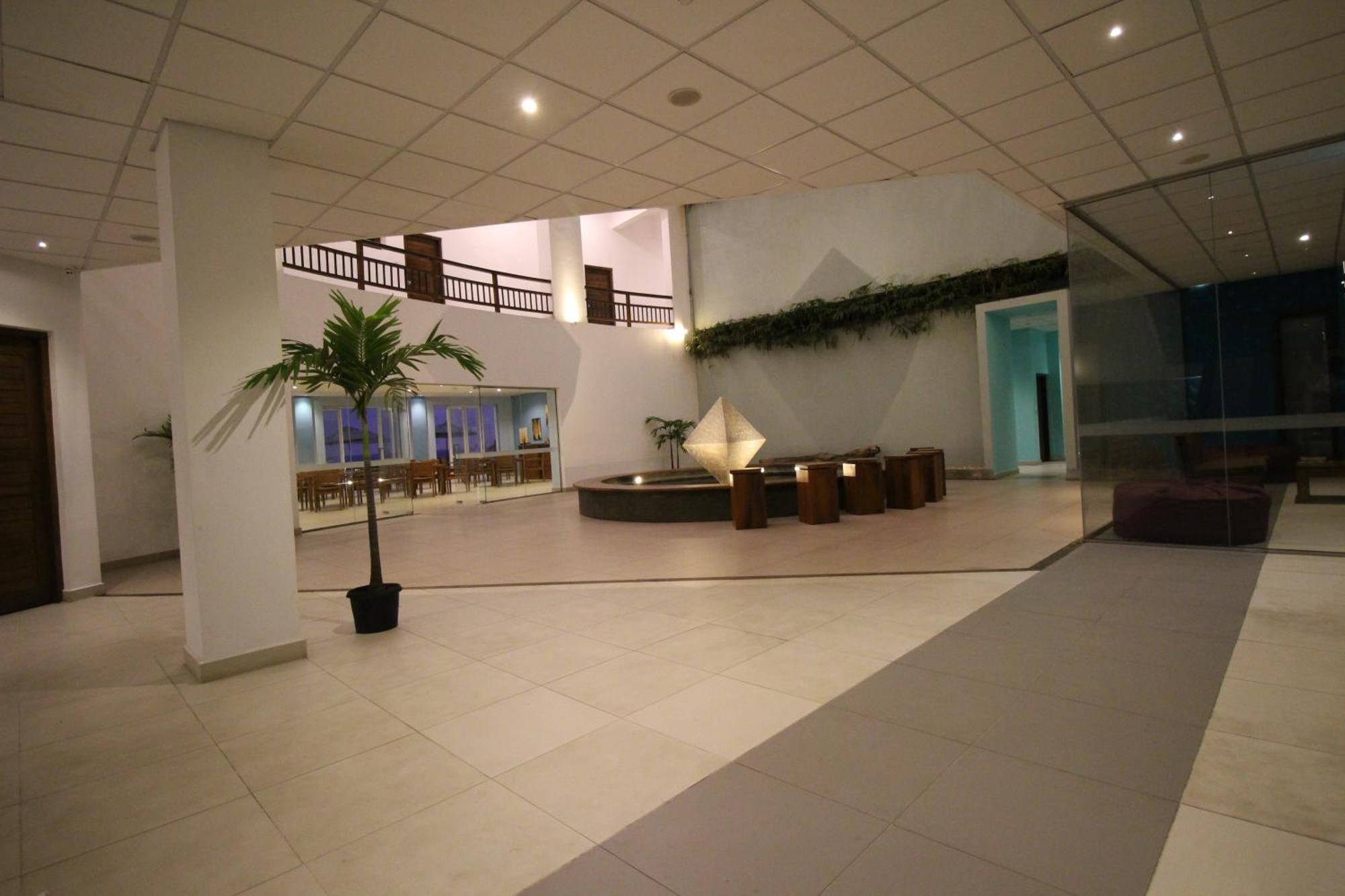 Hotel Refresh Blue Hikkaduwa Exterior foto