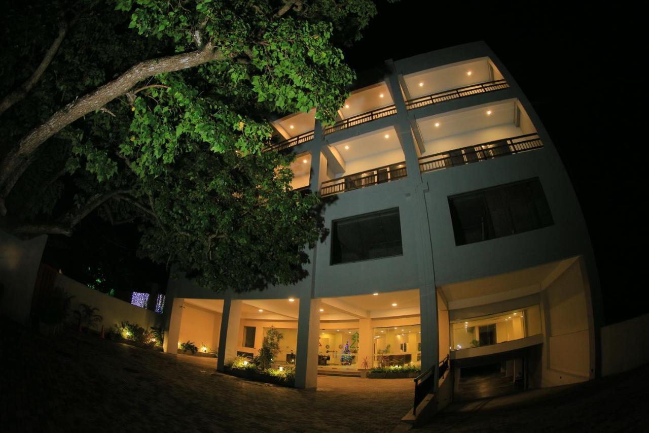 Hotel Refresh Blue Hikkaduwa Exterior foto